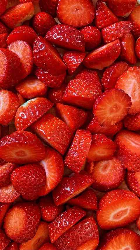 Importing IQF Strawberries from India: Quality Standards, Certifications & Bulk Supply